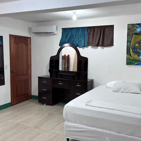 The Wave Hostel Corn Island Brig Bay Kültér fotó