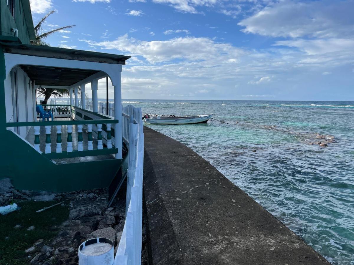 The Wave Hostel Corn Island Brig Bay Kültér fotó