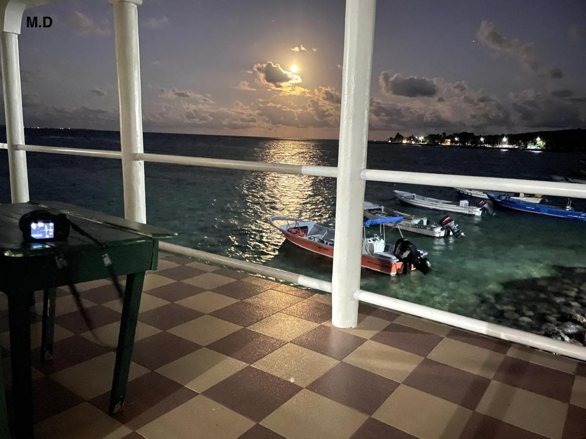 The Wave Hostel Corn Island Brig Bay Kültér fotó